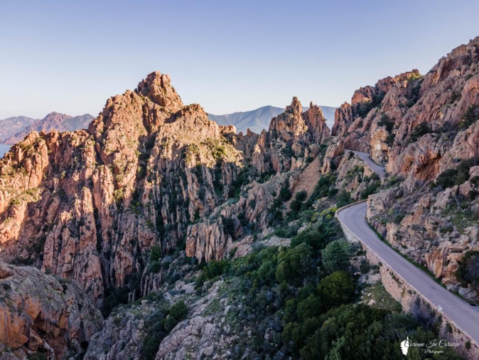 La photo du jour : vol au-dessus de e calenche di Piana La photo du jour : vol au-dessus de e calenche di Piana