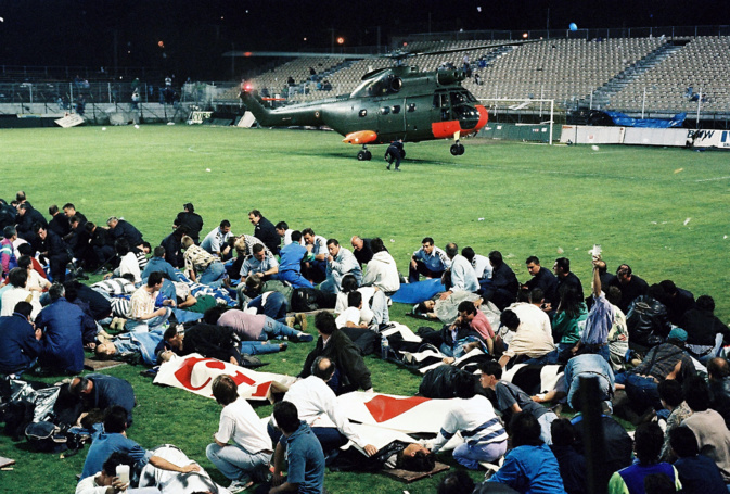 Les hélicoptères de la Base de Solenzara sur la pelouse pour évacuer les blessés (Photo Gérard Baldocchi)