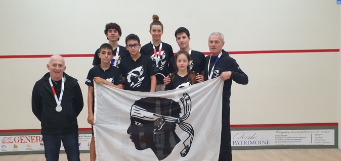 Plusieurs membres du club Plusieurs membres du club