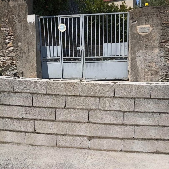 Monastère Sainte-Claire à Bastia : le mur de la discorde Monastère Sainte-Claire à Bastia : le mur de la discorde