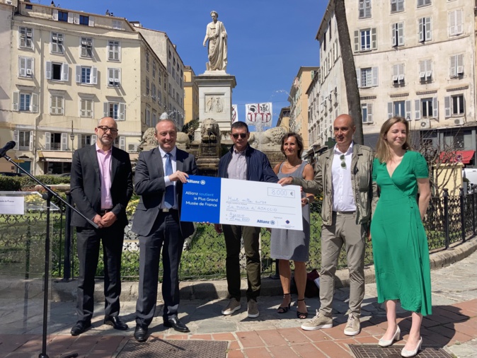 La Ville d'Ajaccio a reçu 8 000 euros d'Allianz pour contribuer à la rénovation de la statue de la place Foch. Photo : Julia Sereni