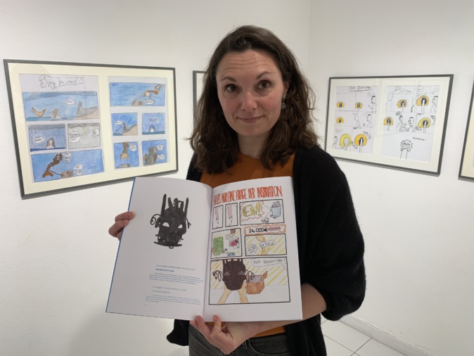 Juana Macari, directrice du centre culturel Una Volta a présenté la BD réalisée par les lycéens Juana Macari, directrice du centre culturel Una Volta a présenté la BD réalisée par les lycéens