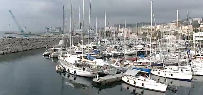 Port-Toga : Les pontons risquent de s'effondrer. Amarrage et accès interdits Port-Toga : Les pontons risquent de s'effondrer. Amarrage et accès interdits