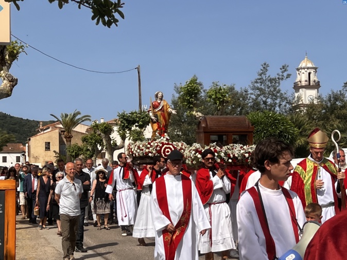 Foule et ferveur à Calenzana pour Santa Restituda Foule et ferveur à Calenzana pour Santa Restituda