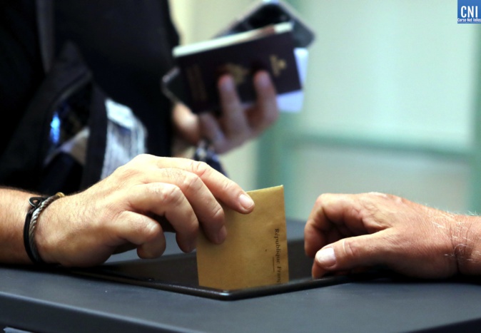 Cliquez sur l'image pour accéder au moteur de recherche Cliquez sur l'image pour accéder au moteur de recherche