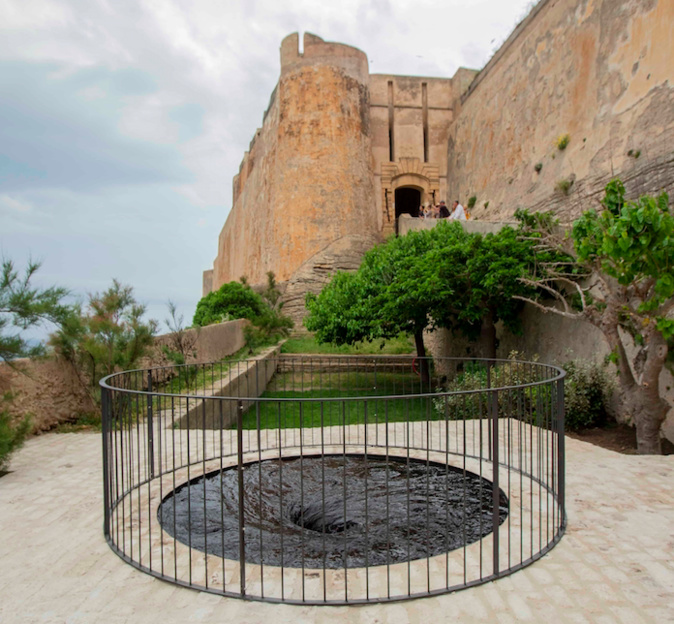 © ANISH KAPOOR, Descension © ANISH KAPOOR, Descension