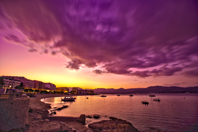 La photo du jour : lever de soleil sur la plage Trottel