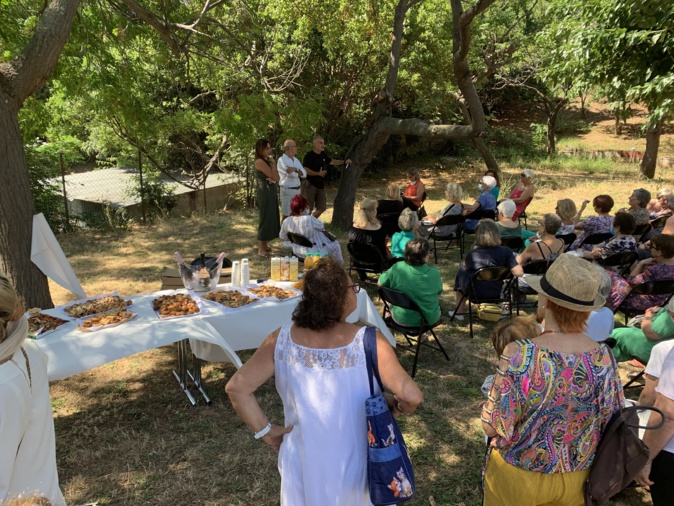 Un pot sympathique avant les vacances pour nos anciens. Un pot sympathique avant les vacances pour nos anciens.