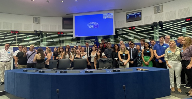 Les élèves du lycée Finosello au Parlement européen. Photo CNI.