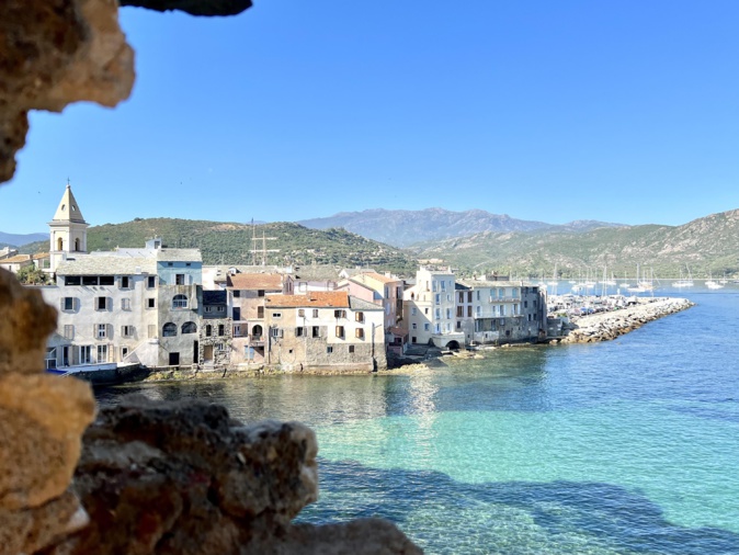 La photo du jour : les couleurs de Saint-Florent La photo du jour : les couleurs de Saint-Florent