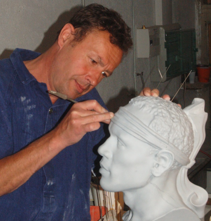 Philippe Hamelle fabrique des bustes de Tête de Maure