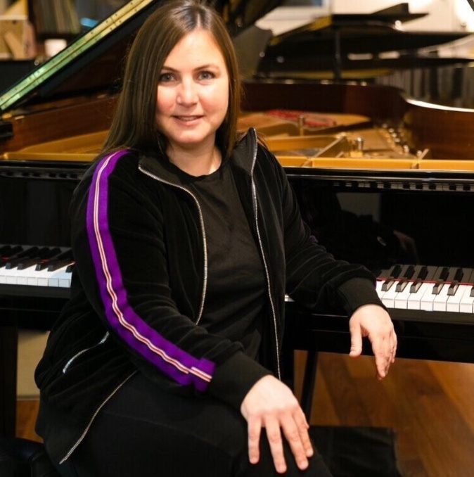 Laura Sibella, Pianiste, Directrice artistique opus Corsica Laura Sibella, Pianiste, Directrice artistique opus Corsica