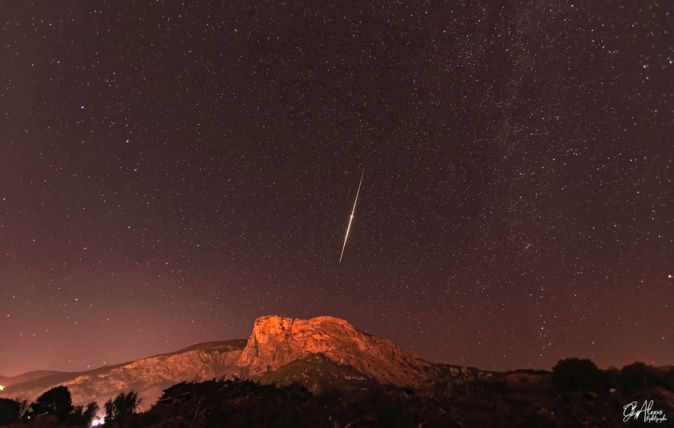 La photo du jour : un long filé d'étoiles au-dessus d'U Monti Gozzi La photo du jour : un long filé d'étoiles au-dessus d'U Monti Gozzi