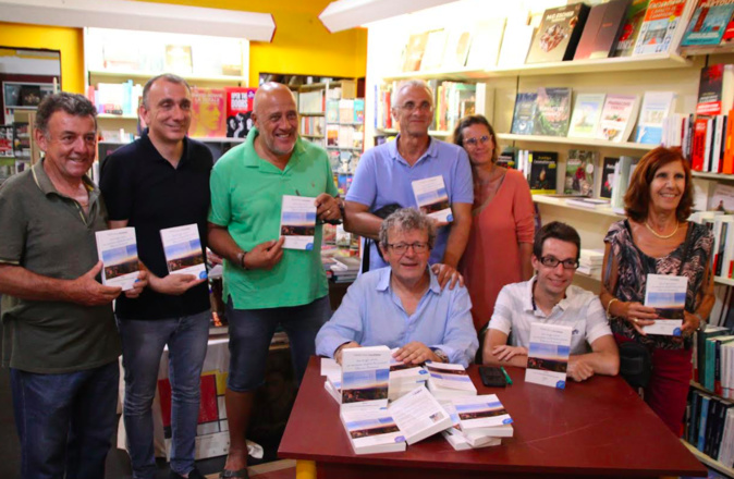 La séance de dédicace de Pierre-Paul Calendini La séance de dédicace de Pierre-Paul Calendini