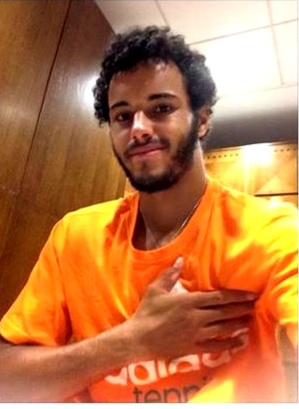 Laurent Lokoli sort grandi de Roland Garros Laurent Lokoli sort grandi de Roland Garros