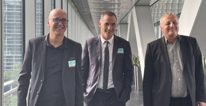 Frédéric Bierry, président (Divers Droite) de la Collectivité européenne d’Alsace (CEA), Gilles Simeoni, président du Conseil exécutif de la Collectivité de Corse, et François Alfonsi, député européen, en juillet dernier au Parlement européen à Strasbourg. Photo CNI. Frédéric Bierry, président (Divers Droite) de la Collectivité européenne d’Alsace (CEA), Gilles Simeoni, président du Conseil exécutif de la Collectivité de Corse, et François Alfonsi, député européen, en juillet dernier au Parlement européen à Strasbourg. Photo CNI.
