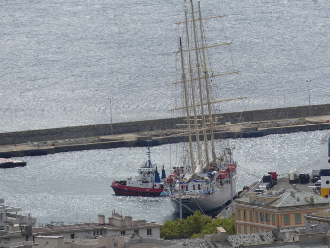 Intempéries en Corse : un avion endommagé, le trafic perturbé Intempéries en Corse : un avion endommagé, le trafic perturbé