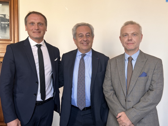 Le préfet de Haute-Corse, Michel Prosic, le maire de Calvi, Ange Santini et le sous-préfet de Calvi, Yoann Toubhans