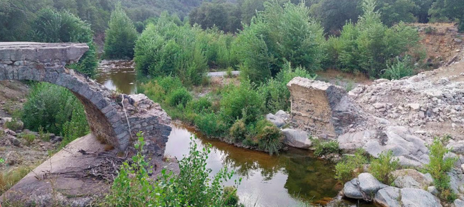 u Ponte à Canavaghjolu nant'à a Casaluna - Photo Françoise Geronimi u Ponte à Canavaghjolu nant'à a Casaluna - Photo Françoise Geronimi