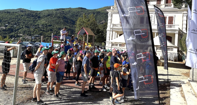 Les participants dans l'enceinte de l’ancien château Cagninacci Les participants dans l'enceinte de l’ancien château Cagninacci