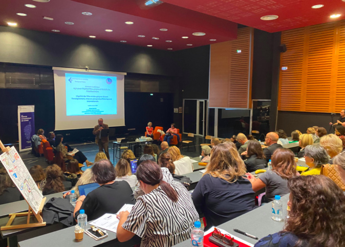 Le séminaire dans l'amphithéâtre du Lycée Giocante de Casabianca à Bastia Le séminaire dans l'amphithéâtre du Lycée Giocante de Casabianca à Bastia
