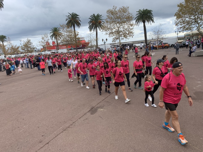Déferlante rose sur Bastia ce dimanche matin Déferlante rose sur Bastia ce dimanche matin