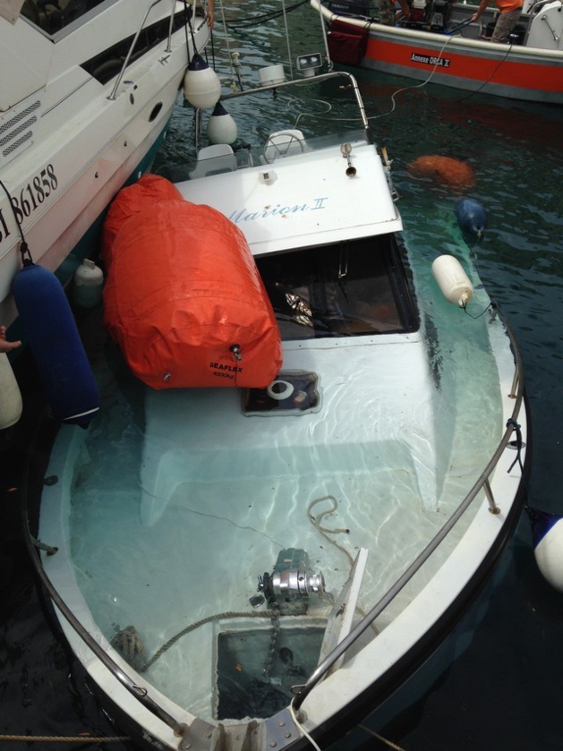 Une embarcation coule dans le port de Calvi Une embarcation coule dans le port de Calvi