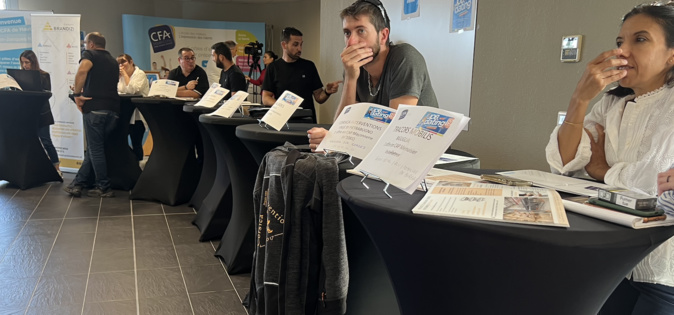 Beaucoup d'entreprises étaient présentes. Beaucoup d'entreprises étaient présentes.