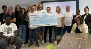 L'association Sporting Bastia 92 a remis jeudi un chèque de 2 500 euros à l'École de deuxième chance (Photo L. P)