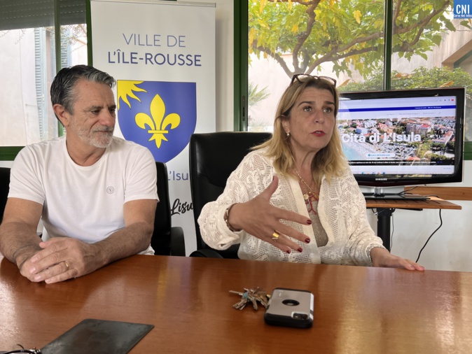 Le nouveau plan de circulation présenté par Angèle Bastiani et Patrick Botey Le nouveau plan de circulation présenté par Angèle Bastiani et Patrick Botey