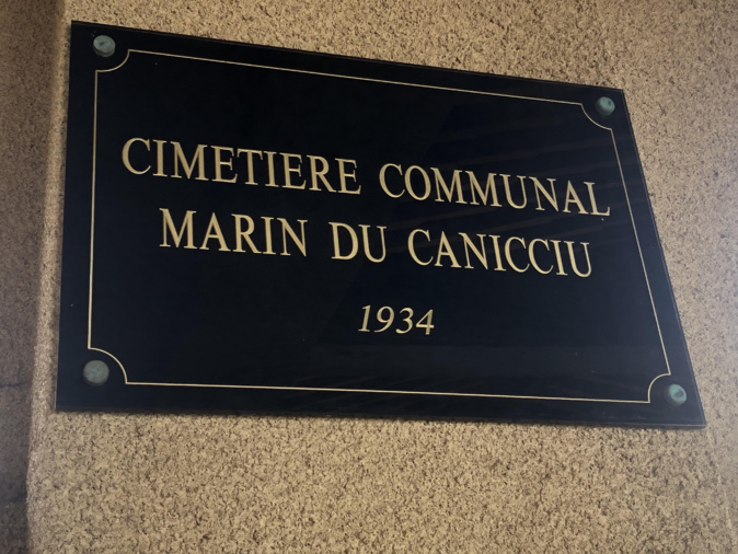 Ajaccio : tradition perpétuée pour la Toussaint au cimetière des Sanguinaires Ajaccio : tradition perpétuée pour la Toussaint au cimetière des Sanguinaires