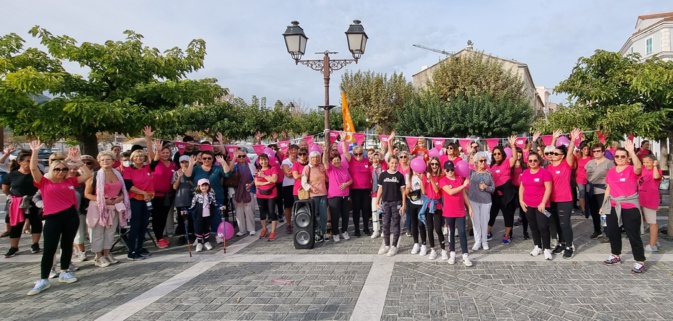 Plus de 100 participants à la marche de Saint-Florent Plus de 100 participants à la marche de Saint-Florent