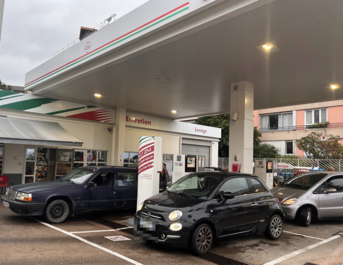 Photo illustration. Ce matin dans une station-service de Bastia Photo illustration. Ce matin dans une station-service de Bastia
