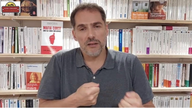 Jacques Follorou à la librairie Alma de Bastia Jacques Follorou à la librairie Alma de Bastia