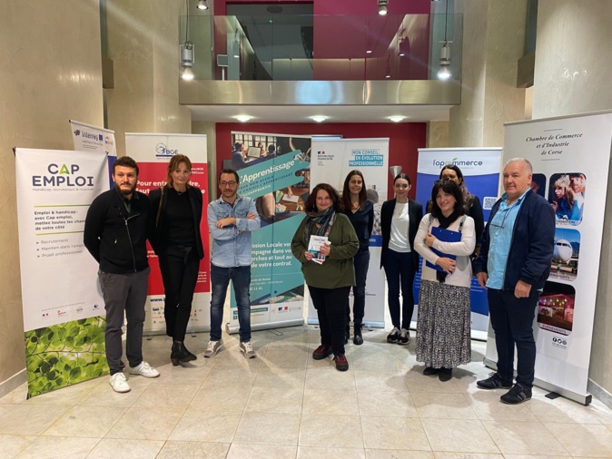 Les représentants des différentes organismes à la chambre de commerce de Bastia