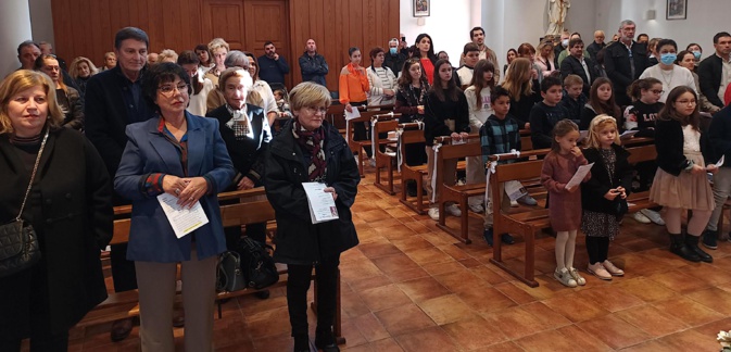 Les fidèles se sont déplacés nombreux pour l'occasion. Les fidèles se sont déplacés nombreux pour l'occasion.