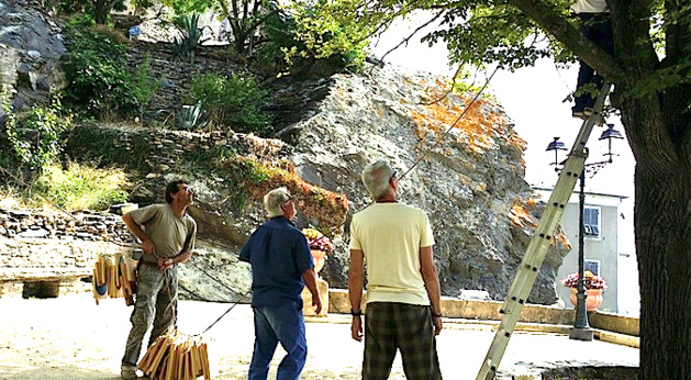 Les organisateurs remettent tout en place