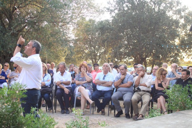 Rencontre-débat champêtre pour Xavier Bertrand à Lumio Rencontre-débat champêtre pour Xavier Bertrand à Lumio