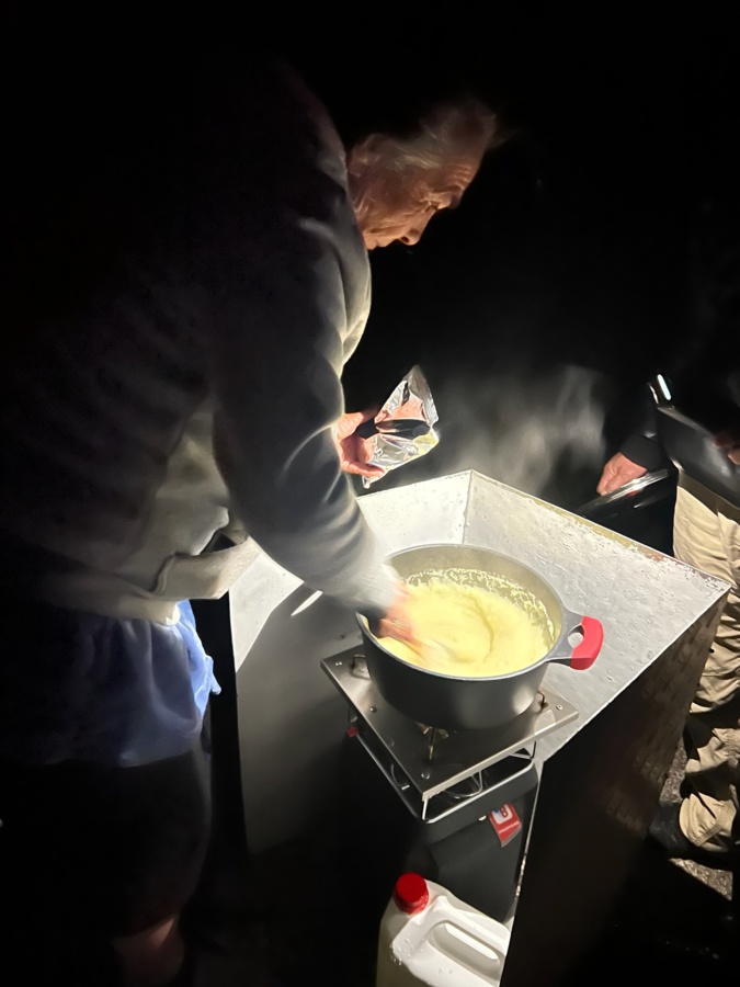 "Pas d'eau, pas de courant" : les gens du voyage sur un parking à Mezzana "Pas d'eau, pas de courant" : les gens du voyage sur un parking à Mezzana