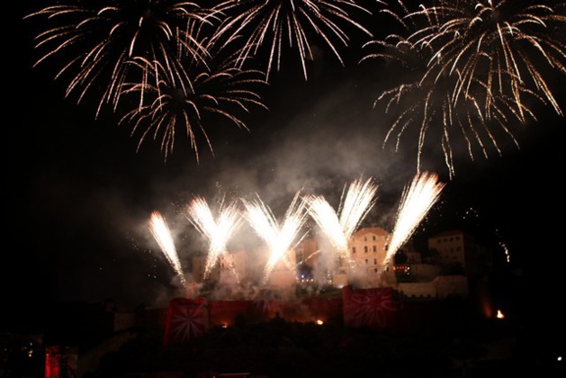 Magie de la pyrotechnie à Calvi Magie de la pyrotechnie à Calvi