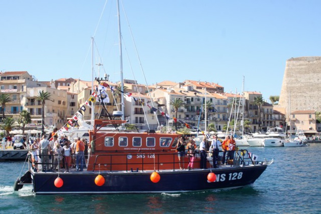 Thomas Dutronc parrain de la vedette SNS 128 « Notre-Dame de la Serra » de Calvi Thomas Dutronc parrain de la vedette SNS 128 « Notre-Dame de la Serra » de Calvi