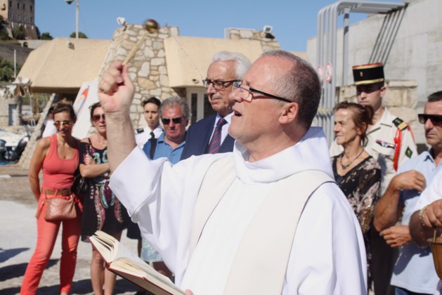 Thomas Dutronc parrain de la vedette SNS 128 « Notre-Dame de la Serra » de Calvi Thomas Dutronc parrain de la vedette SNS 128 « Notre-Dame de la Serra » de Calvi