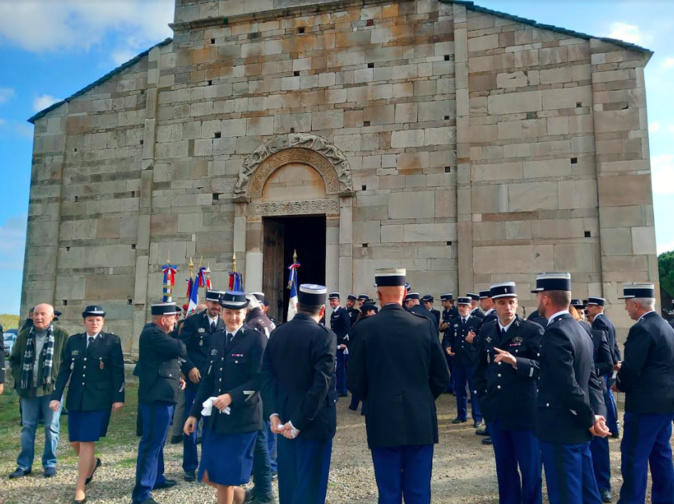 Près de 200 personnes étaient réunies pour célébrer la sainte Geneviève Près de 200 personnes étaient réunies pour célébrer la sainte Geneviève