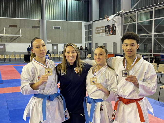 Les médaillés ajacciens avec Alexandra Feracci Les médaillés ajacciens avec Alexandra Feracci