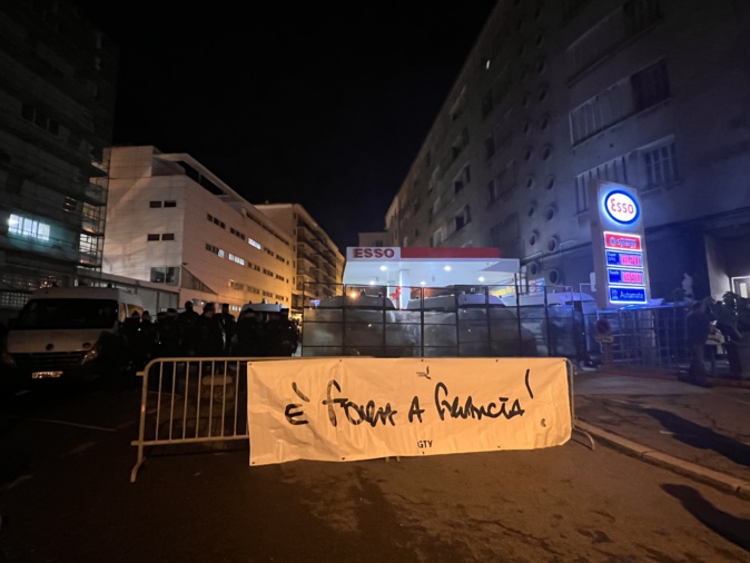 Un rassemblement à Bastia après l’interpellation de 8 militants nationalistes Un rassemblement à Bastia après l’interpellation de 8 militants nationalistes