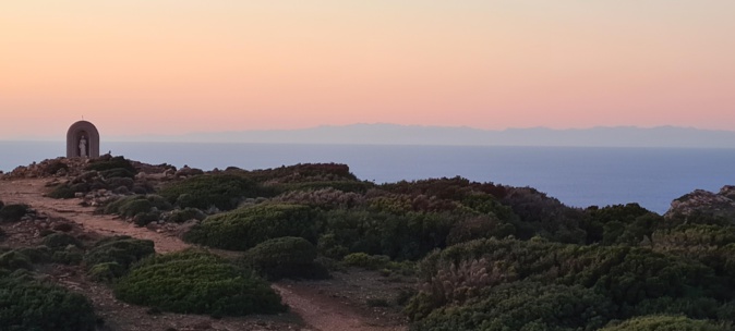 La Madonne du moulin Mattei, à Ersa, au crépuscule (Gérard Audoin)