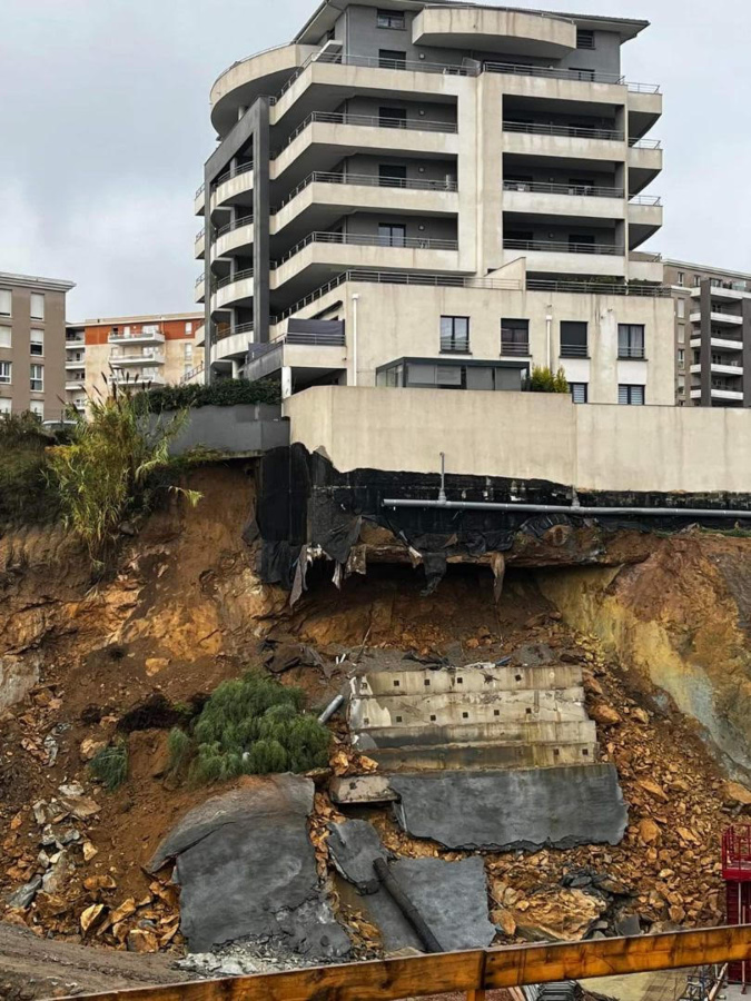 L'immeuble de la résidence Le Patio sur la Rocade d'Ajaccio qui a été évacué samedi L'immeuble de la résidence Le Patio sur la Rocade d'Ajaccio qui a été évacué samedi