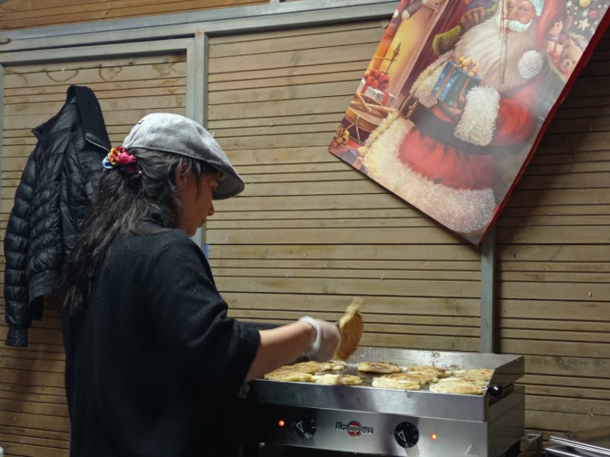 Au marché de Noel on pourra des spécialités Au marché de Noel on pourra des spécialités