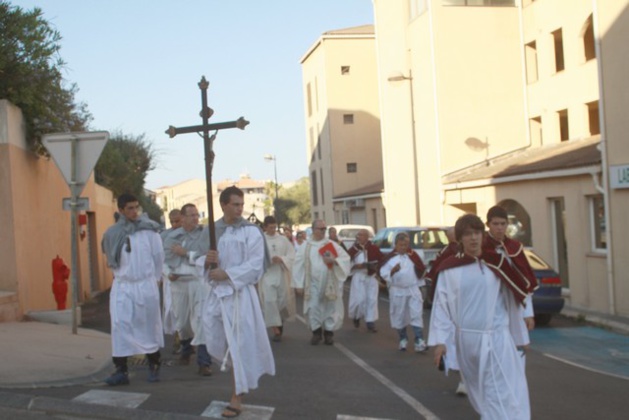 Procession, messe et veillée en ouverture du pèlerinage de Notre-Dame de la Serra à Calvi Procession, messe et veillée en ouverture du pèlerinage de Notre-Dame de la Serra à Calvi