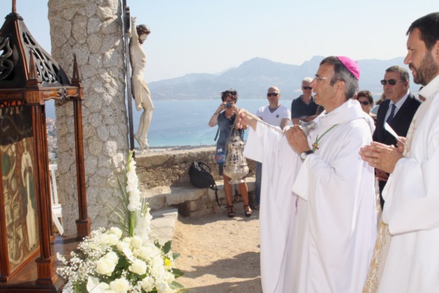 Mgr Olivier de Germay a présidé à Calvi les cérémonies di a Madonna di a Sarra Mgr Olivier de Germay a présidé à Calvi les cérémonies di a Madonna di a Sarra